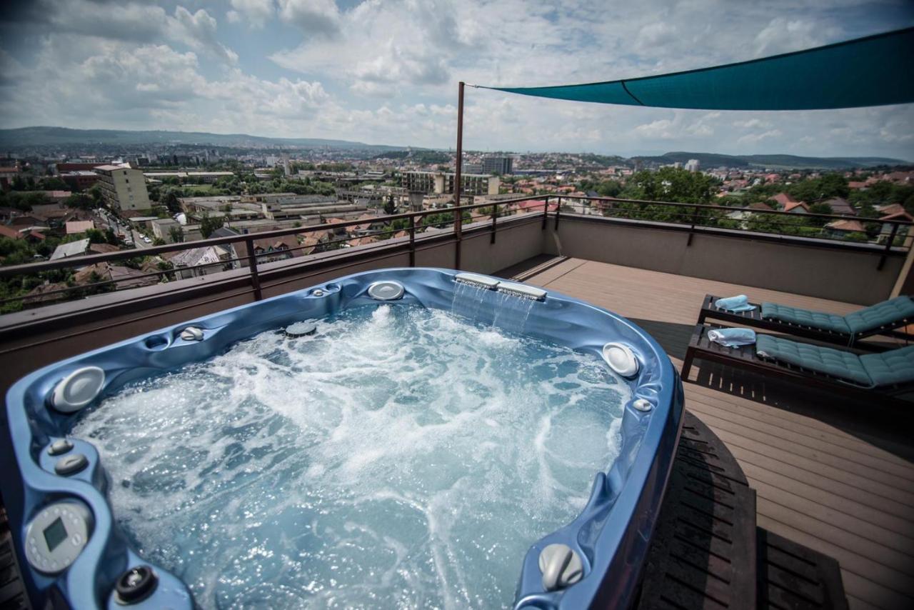 The Aviator Apartment - Jacuzzi & Panoramic View Cluj-Napoca Luaran gambar